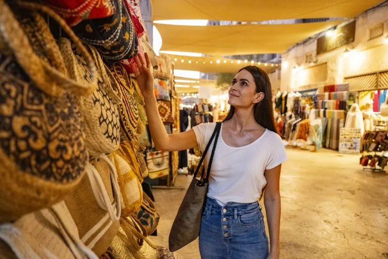 Insider’s Guide to Dubai Shopping: From Malls to Souks